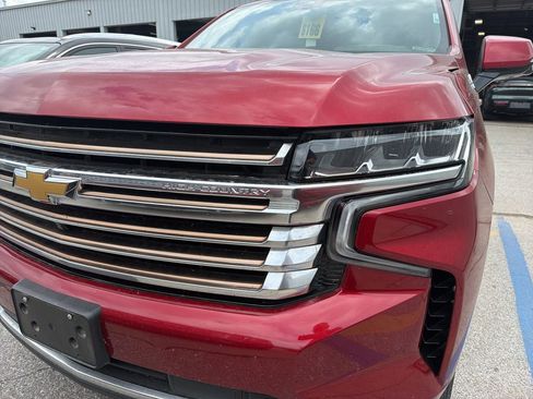 Used 2024 Chevrolet Suburban High Country w/ Premium Package AWD/4WD image 2