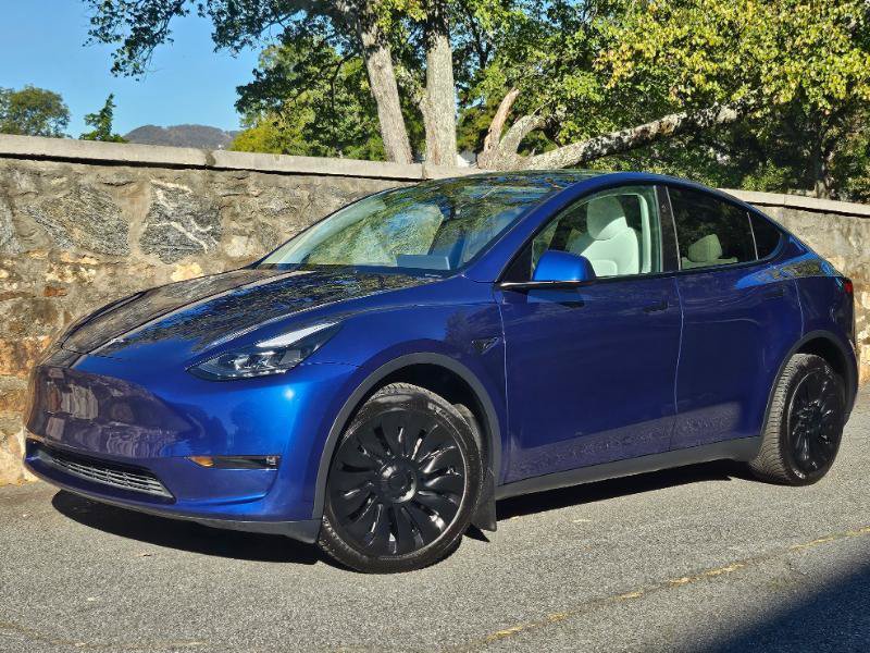 Used 2023 Tesla Model Y Long Range AWD/4WD image 5