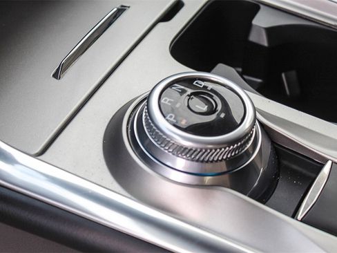 Used 2021 Ford Explorer XLT w/ Equipment Group 202A image 19