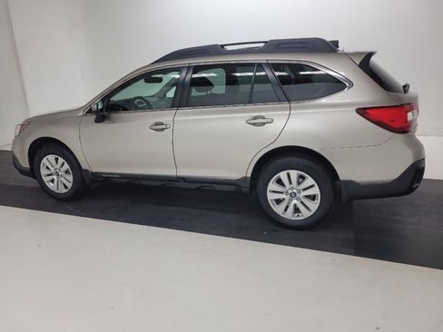 Used 2018 Subaru Outback 2.5i Premium AWD/4WD image 3