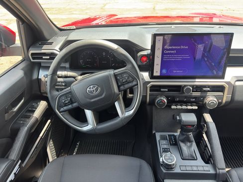 Used 2025 Toyota Tacoma TRD Off-Road AWD/4WD image 12