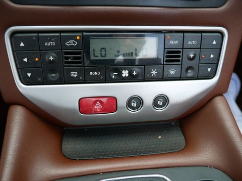 Used 2011 Maserati GranTurismo Convertible image 28