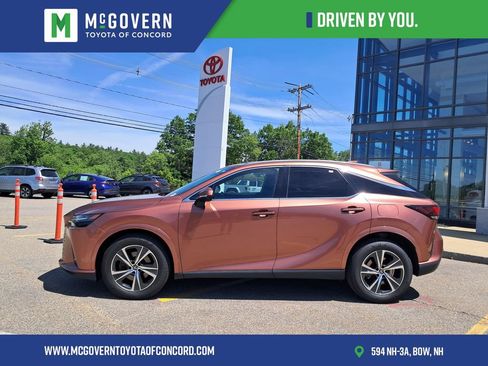 Used 2023 Lexus RX 350 Premium Plus w/ Accessory Package (Z1) AWD/4WD image 2