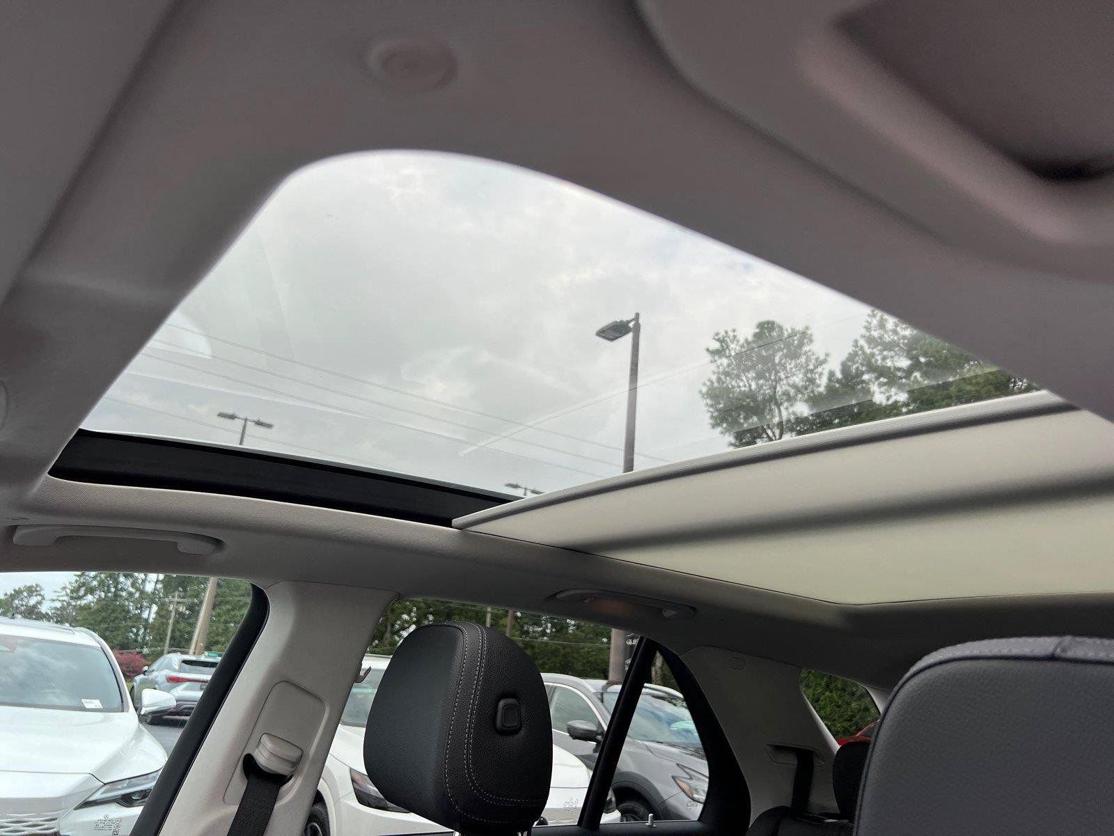 Used 2025 Mercedes-Benz GLE 350 4MATIC image 33