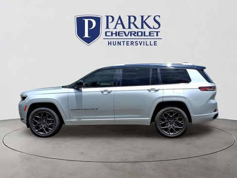Used 2023 Jeep Grand Cherokee L Summit AWD/4WD image 30