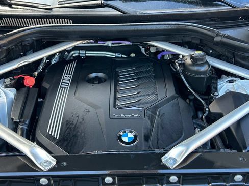 Used 2022 BMW X5 sDrive40i w/ M Sport Package RWD image 58