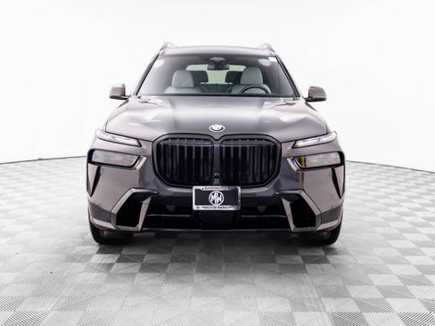 Certified 2026 BMW X7 xDrive40i w/ Executive Package AWD/4WD image 9