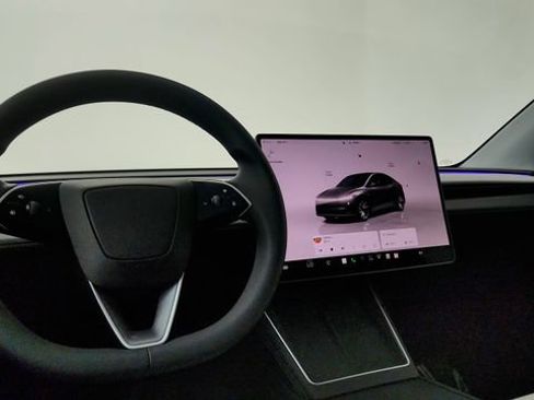 Used 2026 Tesla Model Y 2WD image 65