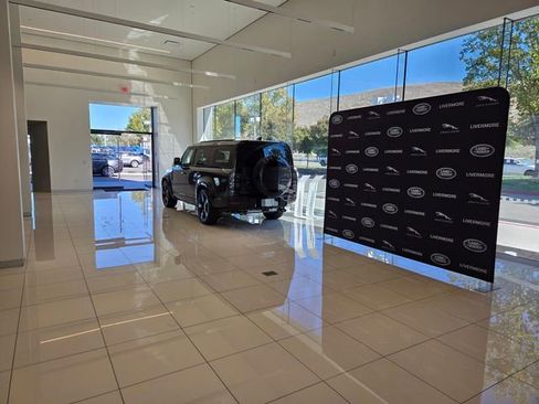 Used 2025 Land Rover Range Rover Sport S image 44