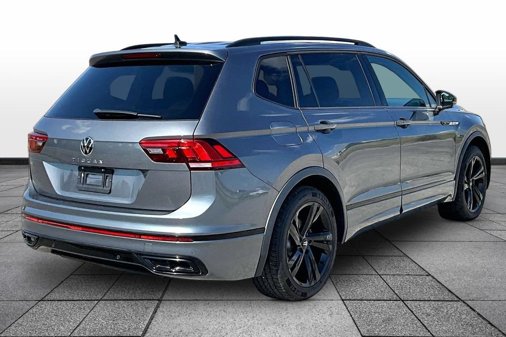 Used 2024 Volkswagen Tiguan SE R-Line FWD image 11