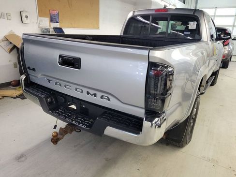 Used 2022 Toyota Tacoma SR5 image 3