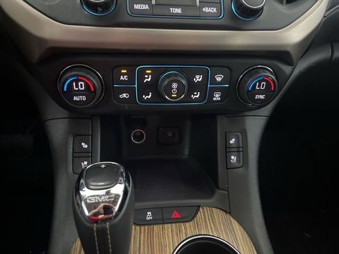 Used 2017 GMC Acadia Denali w/ Technology Package AWD/4WD image 72