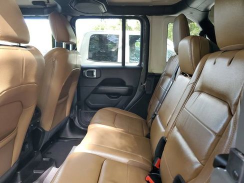 Used 2020 Jeep Wrangler Unlimited Sahara AWD/4WD image 10