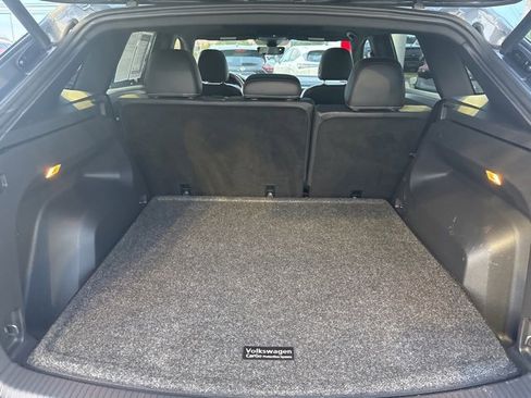 Used 2021 Volkswagen Atlas Cross Sport SEL image 21