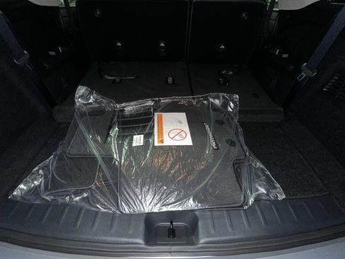 New 2025 Nissan Pathfinder SL image 19