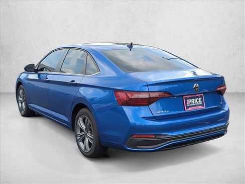 Used 2023 Volkswagen Jetta SE w/ Panoramic Sunroof Package FWD image 7