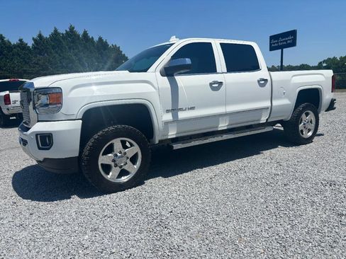 Used 2015 GMC Sierra 2500 Denali w/ Duramax Plus Package AWD/4WD image 1