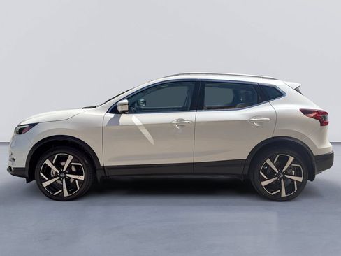 Used 2022 Nissan Rogue Sport SL w/ Premium Package FWD image 6