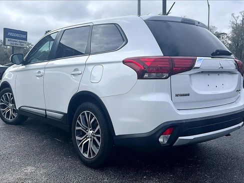Used 2016 Mitsubishi Outlander SE image 4