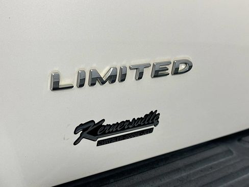 Used 2017 Ford Expedition Limited w/ Equipment Group 301A RWD image 29