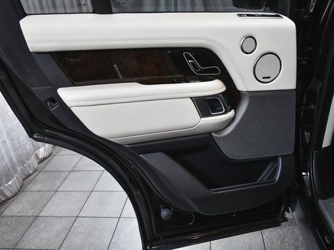 Used 2021 Land Rover Range Rover Westminster Edition image 12