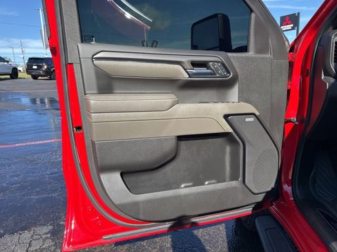 Used 2023 Chevrolet Silverado 1500 ZR2 image 10