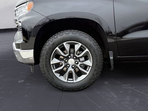 Used 2025 Chevrolet Silverado 1500 LT image 12