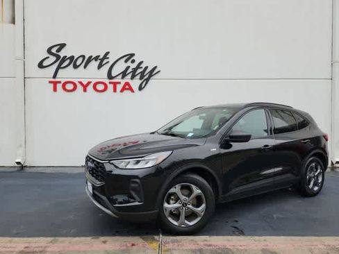 Used 2025 Ford Escape ST-Line FWD image 1