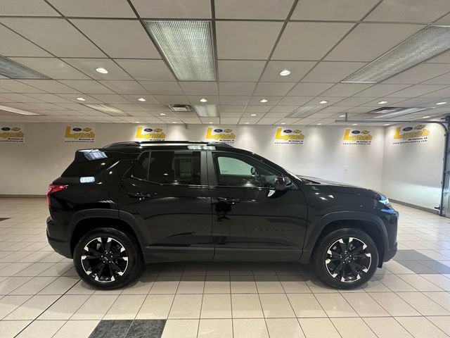 Used 2025 Chevrolet Equinox RS w/ Safety and Technology Package AWD/4WD image 3