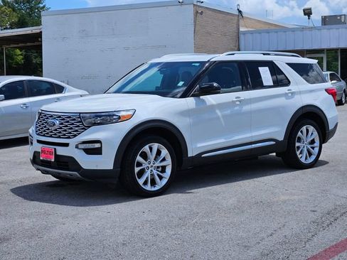 Used 2024 Ford Explorer Platinum w/ Technology Package AWD/4WD image 3