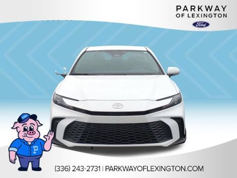Used 2025 Toyota Camry SE w/ Convenience Package FWD image 8