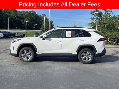 Used 2024 Toyota RAV4 XLE AWD/4WD image 2