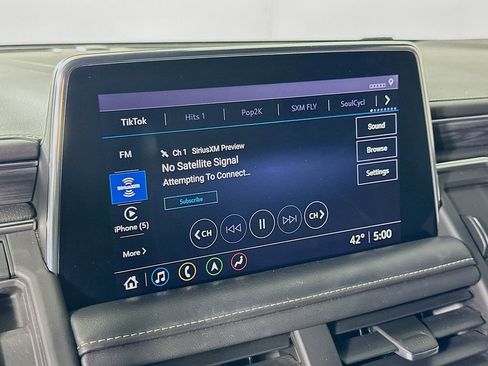 Used 2021 GMC Yukon XL SLT w/ SLT Premium Package image 32