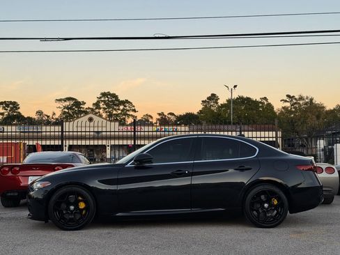 Used 2018 Alfa Romeo Giulia Ti image 10