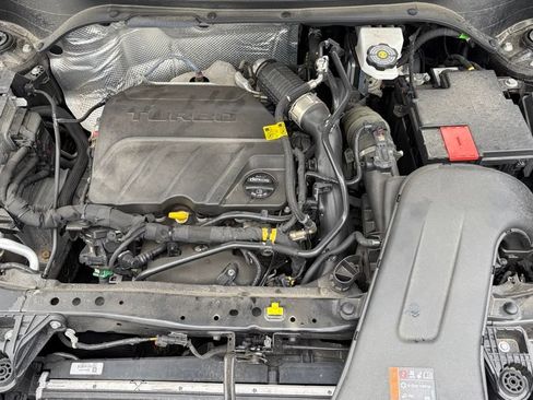 Used 2024 Buick Envista Sport Touring w/ Convenience I Package FWD image 8