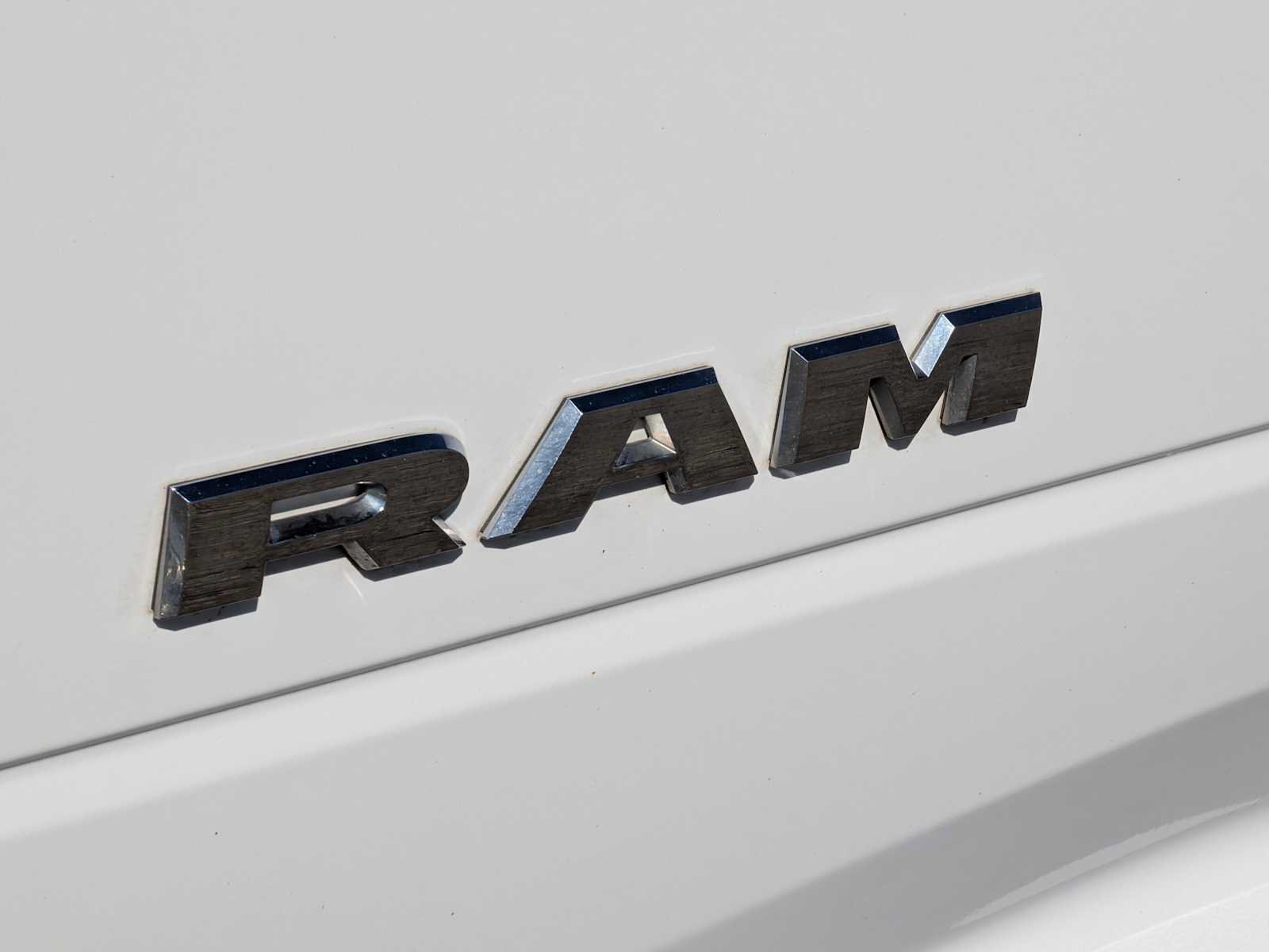 Used 2022 RAM 3500 Tradesman w/ Chrome Appearance Group AWD/4WD image 13