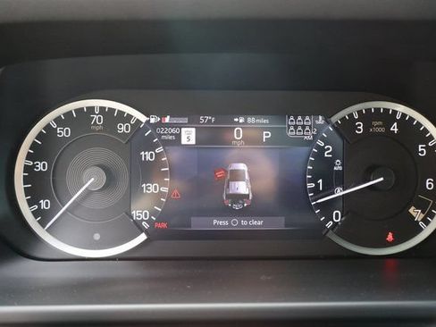 Used 2023 Land Rover Defender 130 X-Dynamic SE AWD/4WD image 17