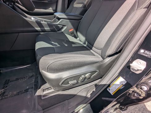 Certified 2025 Jeep Grand Cherokee Laredo X w/ Luxury Tech Group I AWD/4WD image 19