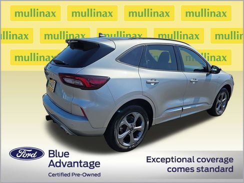 Used 2023 Ford Escape ST-Line w/ Tech Pack #1 AWD/4WD image 3