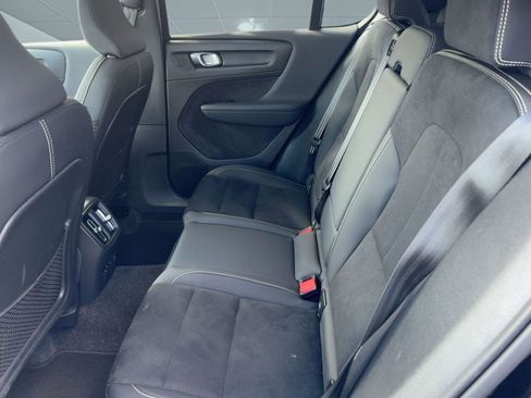 Used 2025 Volvo EC40 Ultra image 30