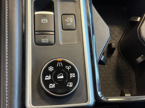 Used 2025 Nissan Pathfinder SV AWD/4WD image 26