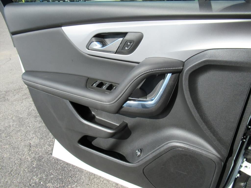 New 2026 Chevrolet Blazer LT w/ Convenience Package FWD image 25