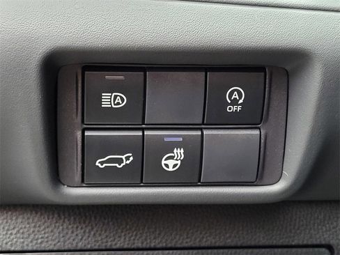 Used 2023 Toyota Highlander Limited image 11