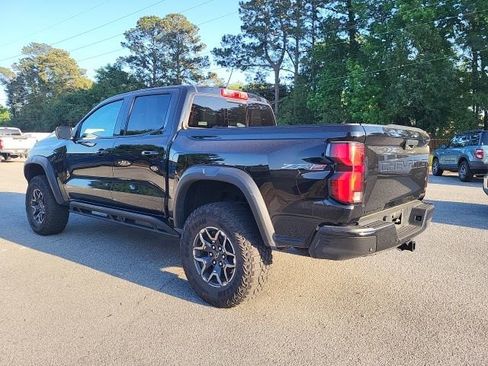 Used 2024 Chevrolet Colorado ZR2 w/ ZR2 Convenience Package III AWD/4WD image 3