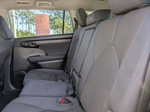 Certified 2020 Toyota Highlander L image 14