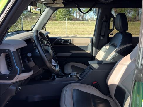 Used 2023 Ford Bronco Wildtrak image 11