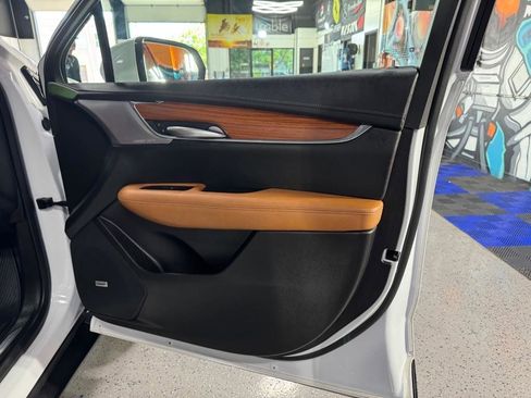 Used 2023 Cadillac XT5 Premium Luxury w/ LPO, Floor Liner Package AWD/4WD image 17