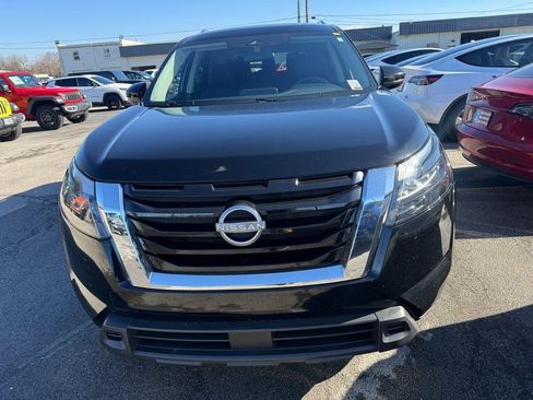 Used 2023 Nissan Pathfinder SV image 6