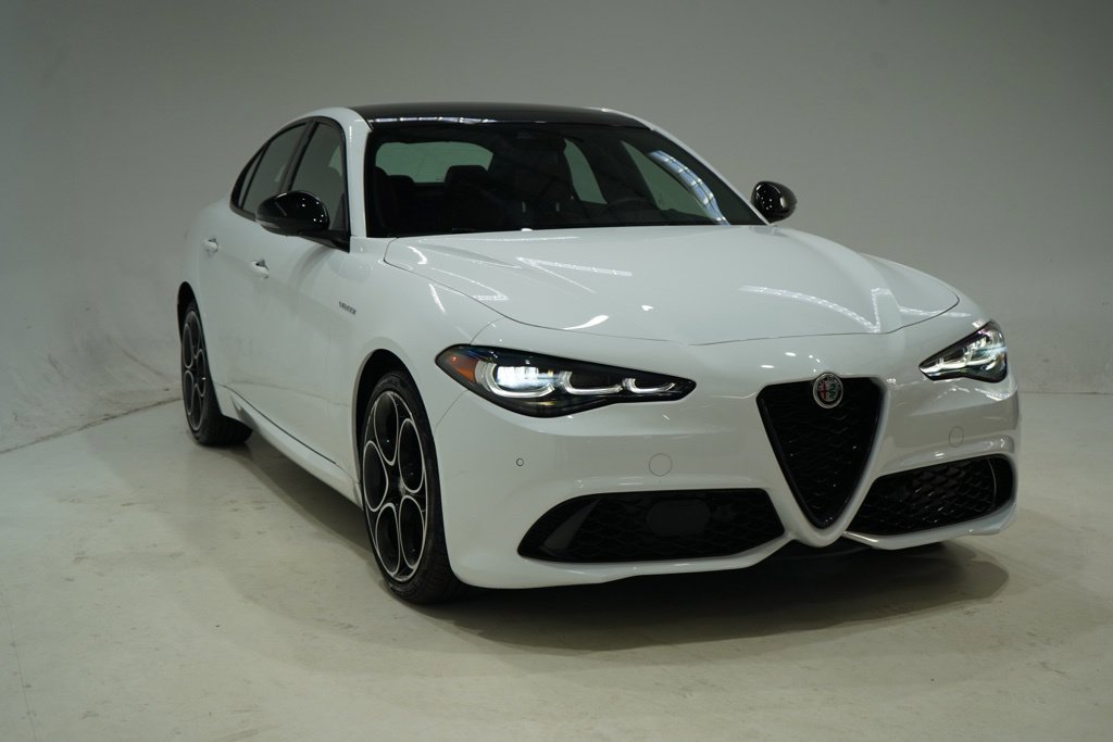Used 2024 Alfa Romeo Giulia Veloce AWD/4WD image 1
