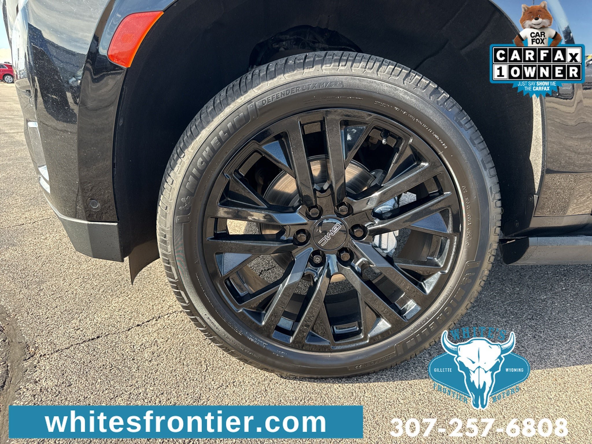 Used 2023 GMC Yukon Denali Ultimate AWD/4WD image 9